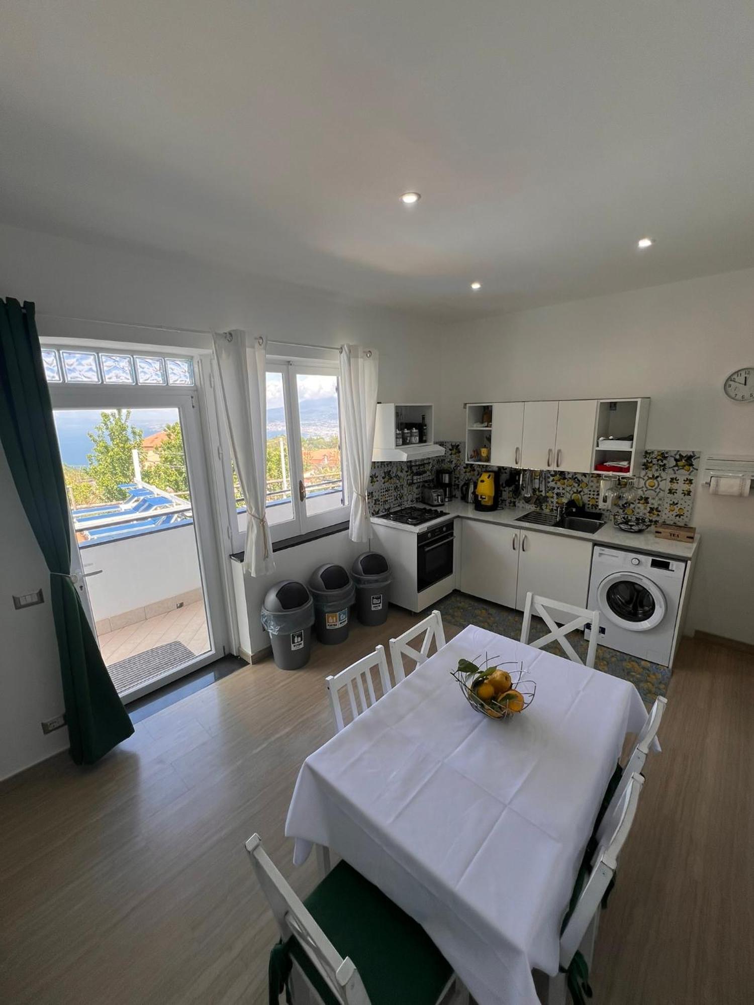 Villa Somma Apartments Pimonte Eksteriør bilde